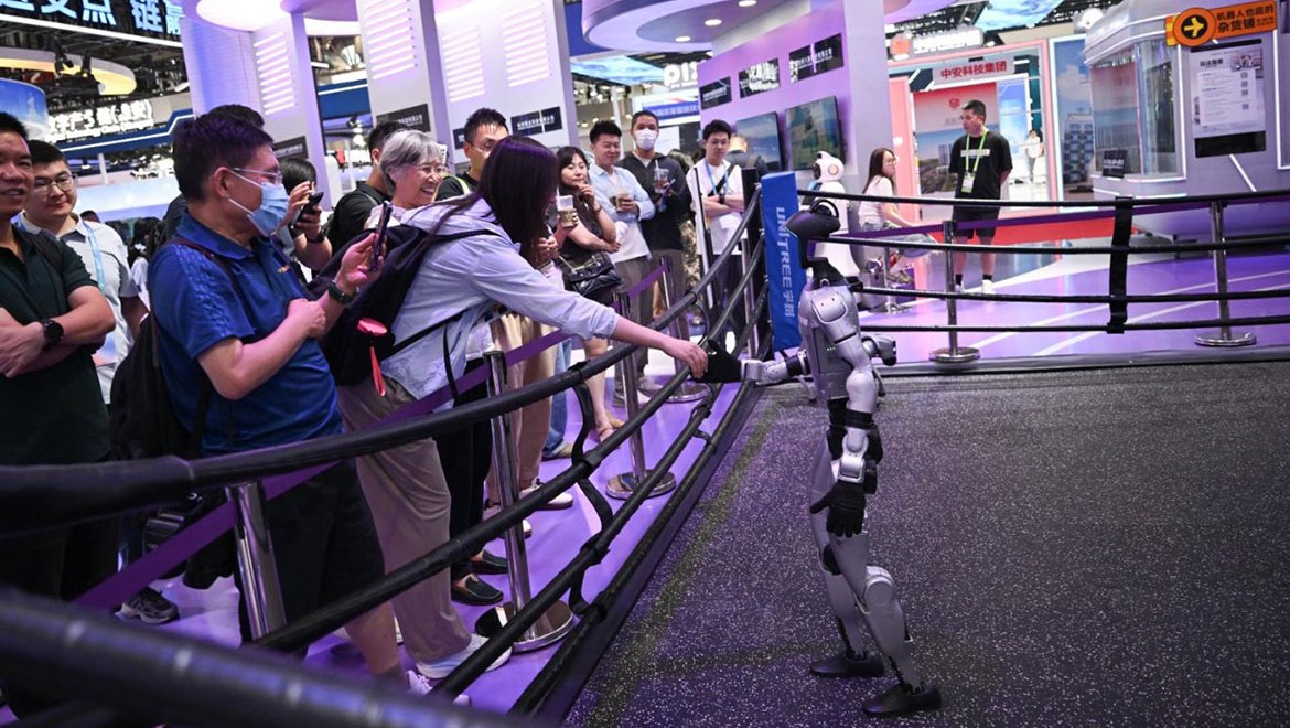İstihdam uzmanı: Robotlardan vergi alınmalı