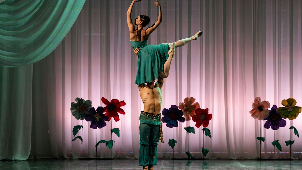 Balenin büyülü dünyası interaktif olarak tanıtılıyor