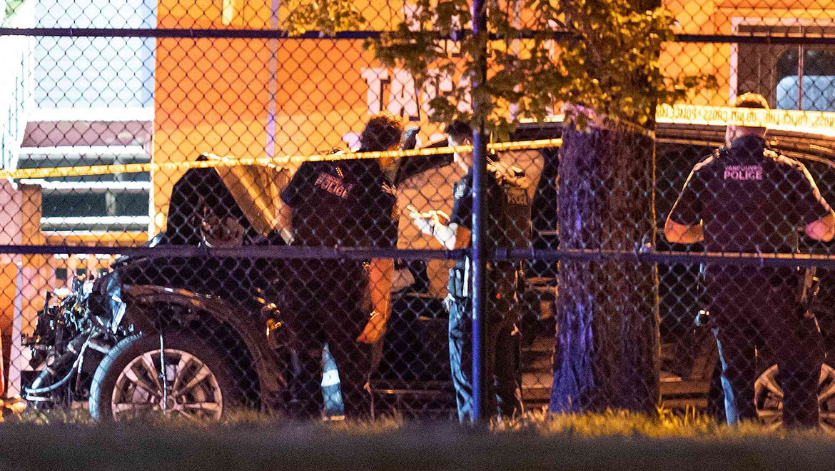 Kanada'da araba kalabalığa daldı: 9 ölü!..