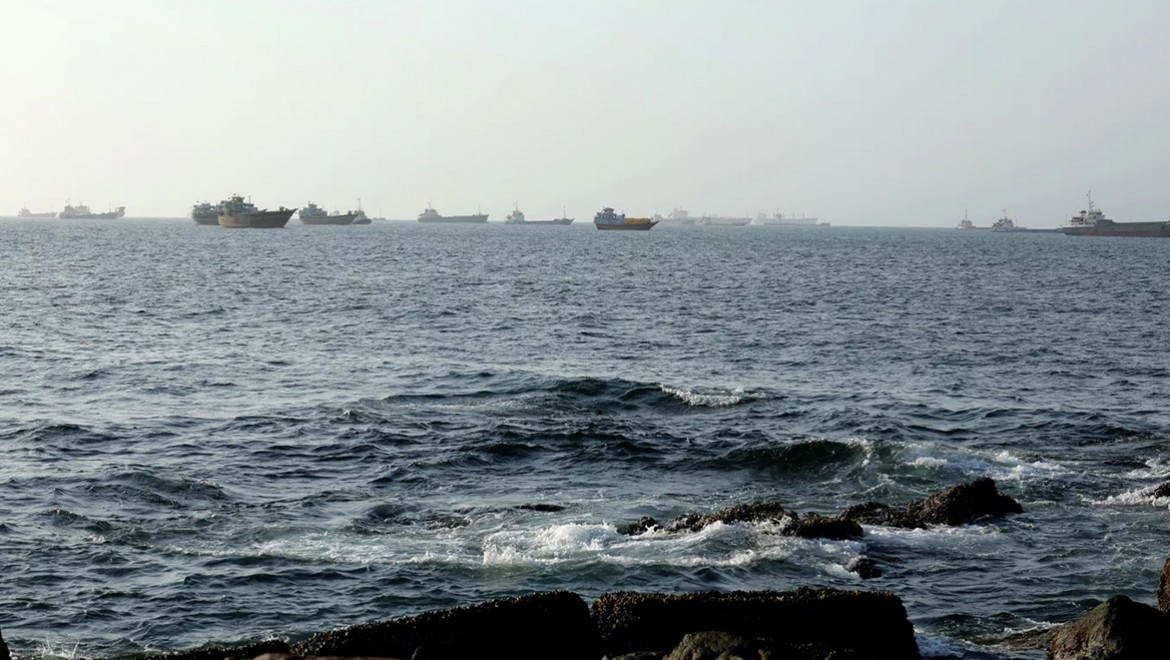 Hürmüz Boğazı'nda bir tankere bilinmeyen bir cisim isabet etti