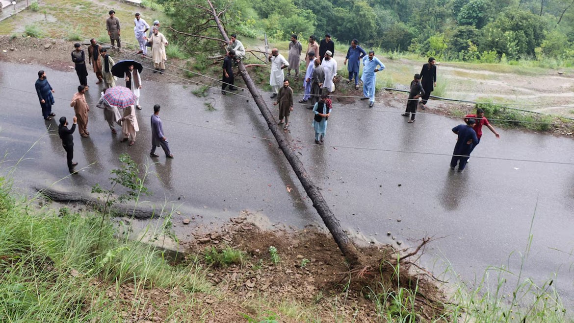 Pakistan'daki sellerde ölenlerin sayısı 351'e çıktı